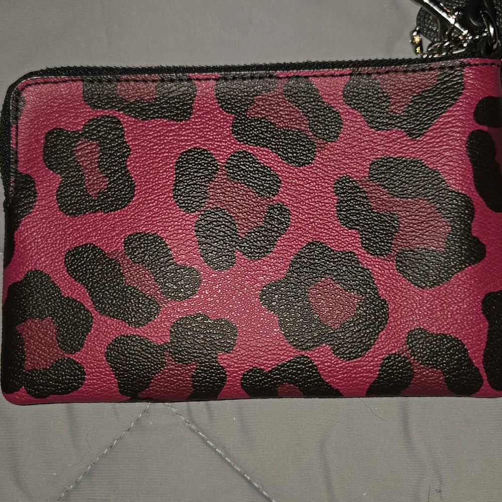 Coach Oselot Corner Zip Wristlet featuring an leopard print red and black. RARE - Picture 4 of 6